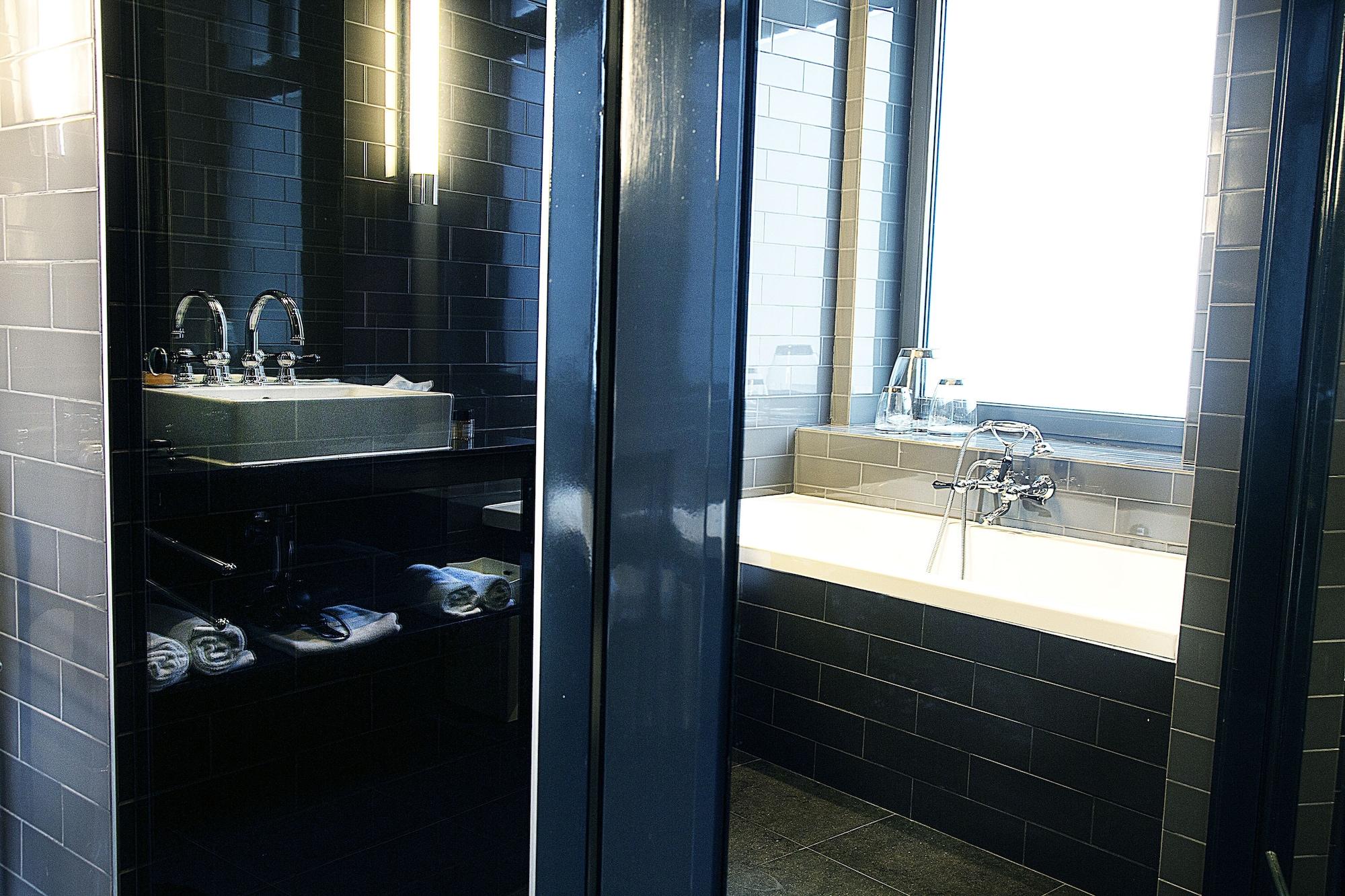 Hotel Les Nuits Антверпен Екстериор снимка