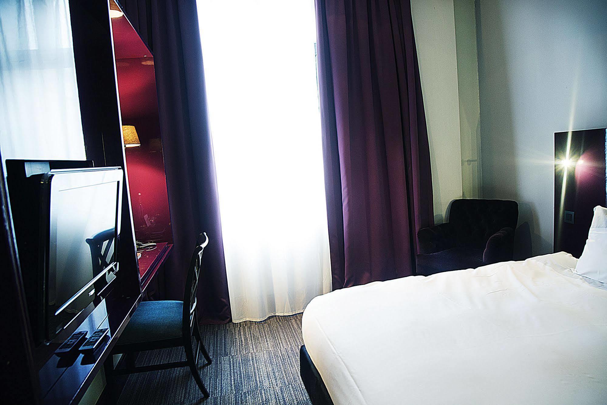 Hotel Les Nuits Антверпен Екстериор снимка